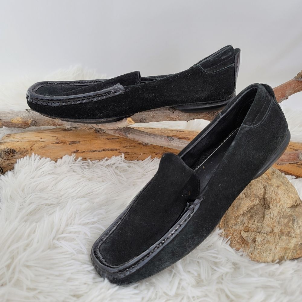 Cole haan black suede moccasin with patent trim